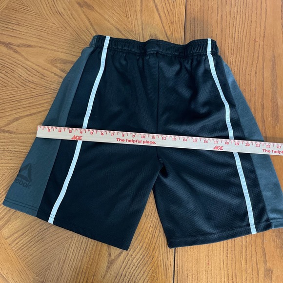 Reebok Basketball Shorts Men Sz L Gently used - Picture 6 of 6